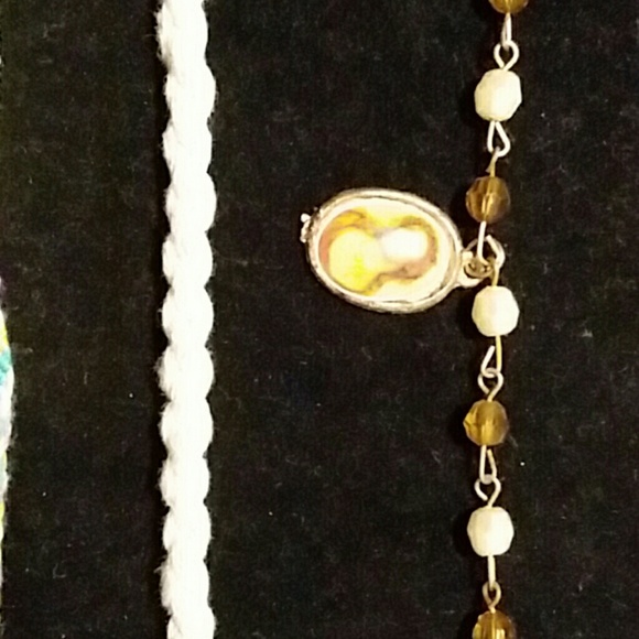 4 bracelets - Picture 5 of 5